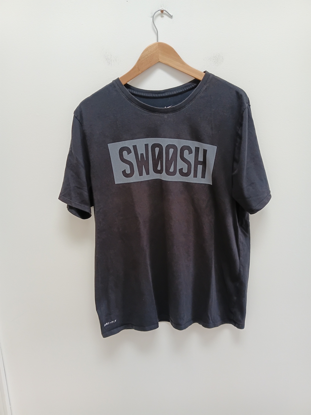 Nike Men's Black Swoosh Grey Graphic Cotton T-Shirt Size XL